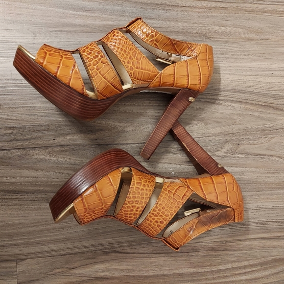 Michael kors Camden platform heels - Picture 3 of 10